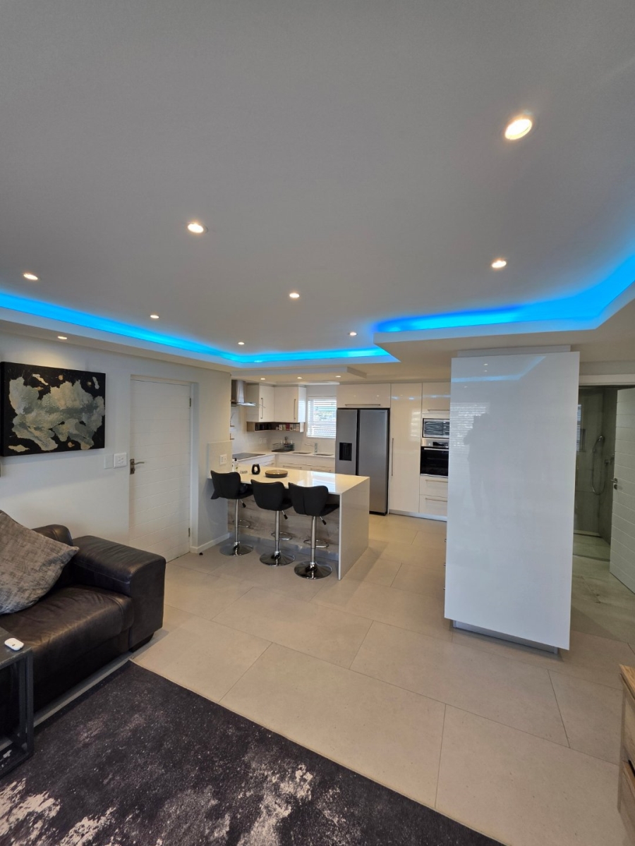 2 Bedroom Property for Sale in Lansdowne Western Cape